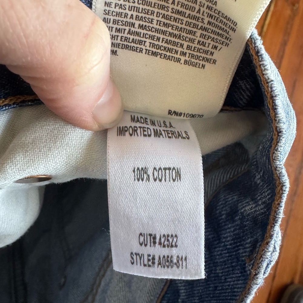 Agolde Riley High Rise Jeans - Blue. - Picture 5 of 10